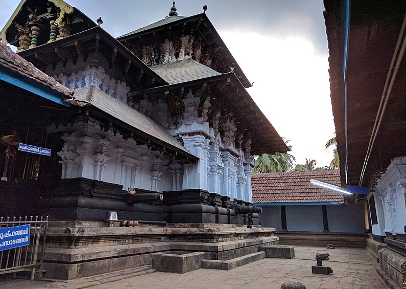 Unveiling the Divine: A Guide to Thirunavaya Navamukunda Temple in Kerala